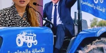 لقجع وزوجته هدى على التراكتور