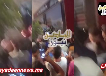 فاس-بنسودة(فيديو): مصرع سائق شاحنة كبيرة اقتحمت مقر شركة.. الهالك تجنب مقهى مليء بالزبائنء
