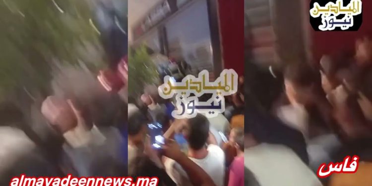 فاس-بنسودة(فيديو): مصرع سائق شاحنة كبيرة اقتحمت مقر شركة.. الهالك تجنب مقهى مليء بالزبائن