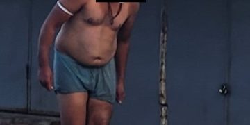مختل عقلي بمدينة تاهلة يثير الرعب بين الناس
