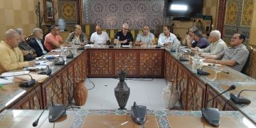 الصورة من الأرشيف.. أحد اجتماعات غرفة الصناعة التقليدية بجهة فاس