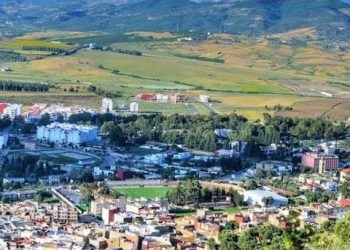 عين دريج بإقليم وزان(الفيديو) : مع كل قطرة غيث تغرق أزقة وشوارع المدينة في الوحل